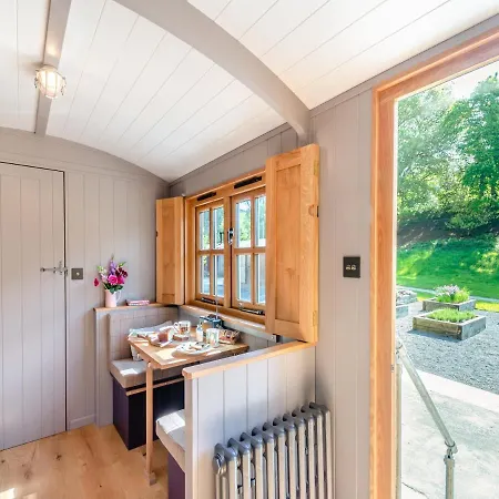 Holiday home Annie - Uk44003